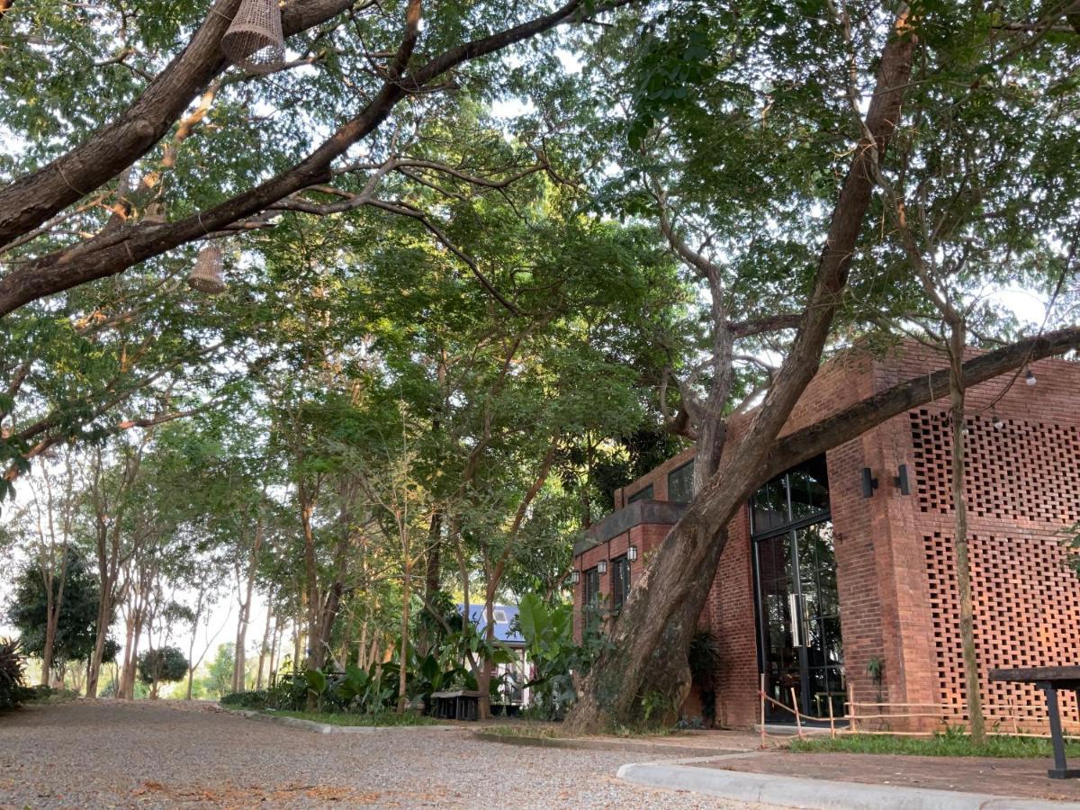 Baan Tonjaeng Resort Chai Nat エクステリア 写真
