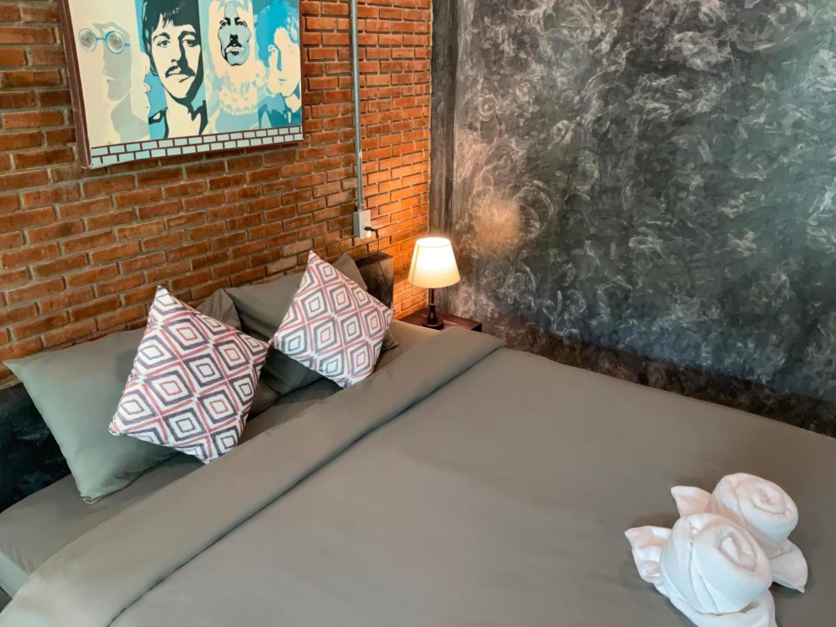 Baan Tonjaeng Resort Chai Nat エクステリア 写真