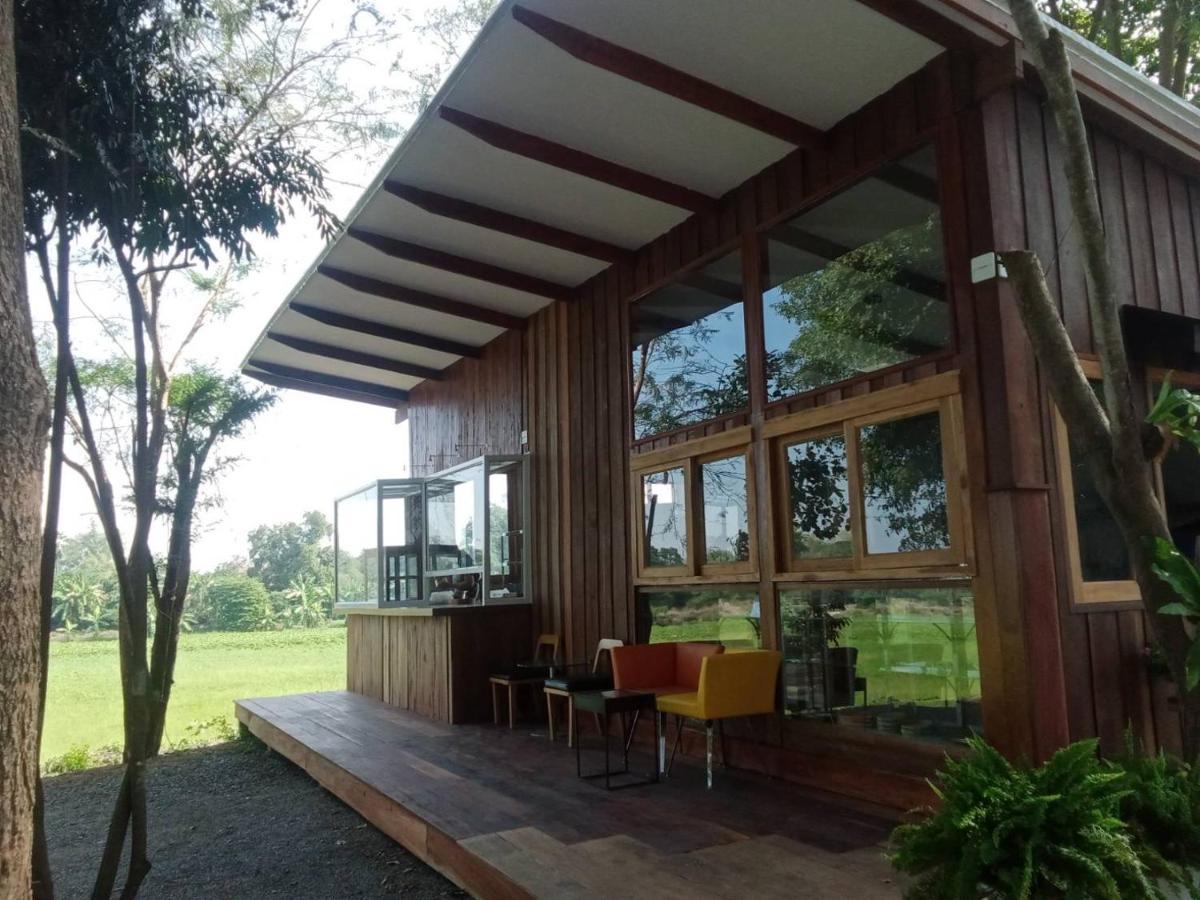 Baan Tonjaeng Resort Chai Nat エクステリア 写真